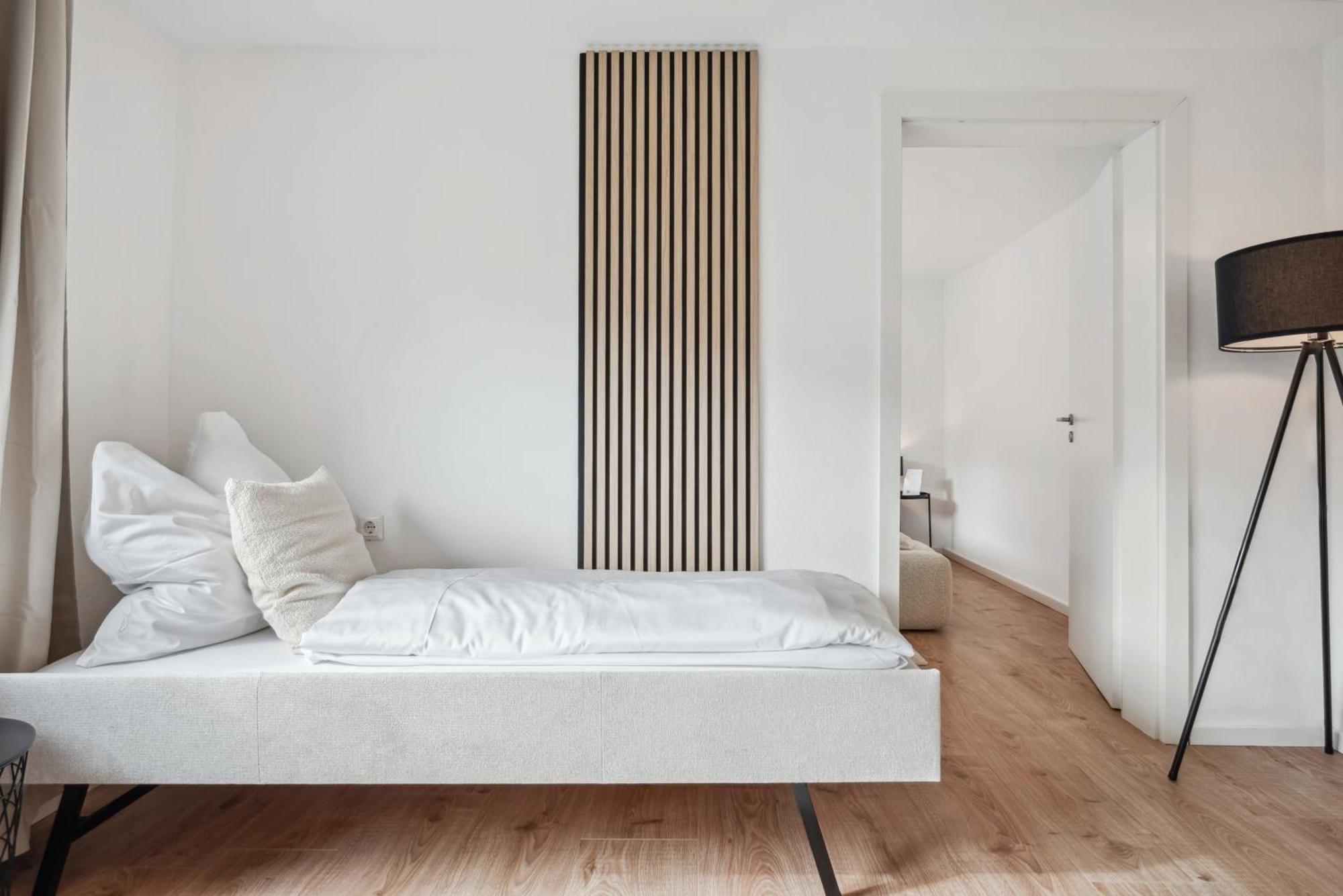 Malu Rooms - Ruhige Lage, Erdgeschoss, Smarttv, Netflix, 24H Checkin, Ludwigsburg Exterior foto